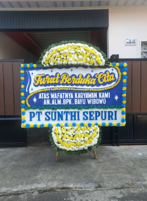 Papan Bunga Duka di Tanjung Paku
